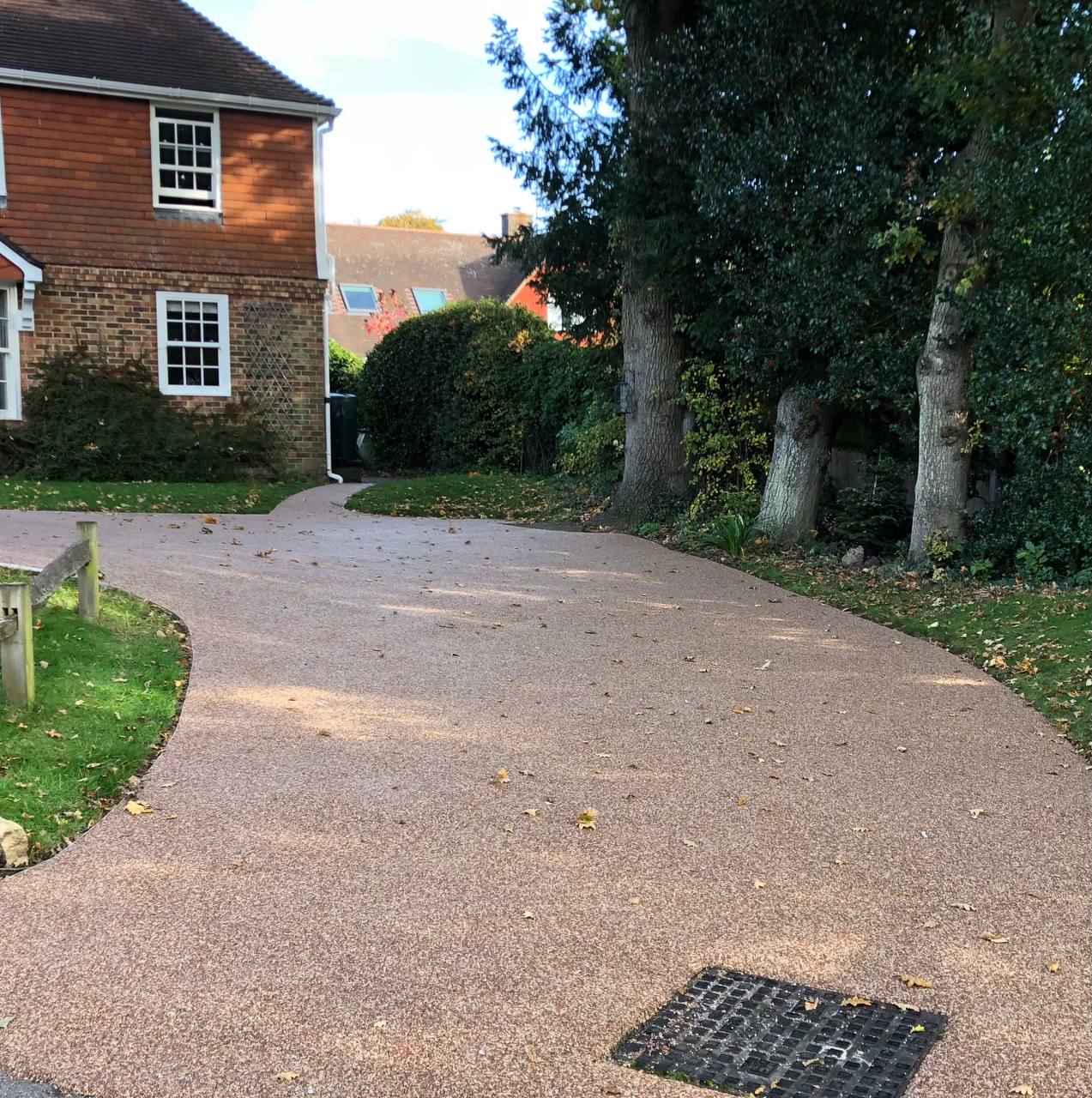 This is a photo of a resin driveway installed in Hastings. Work carried out by Hastings Driveway Contractors